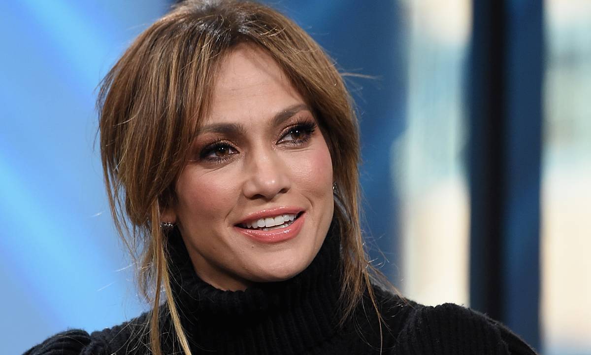 JLO a 50 anni è sempre una delle donne più belle del mondo